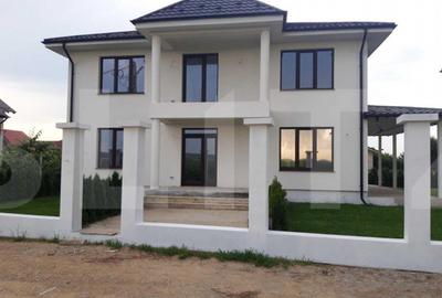 Casă cu 4 camere cu Teren 469 Mp în Central - 2
