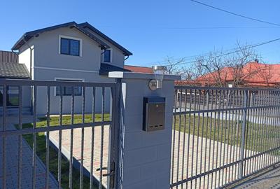 Casă individuală cu 5 camere în Periferie