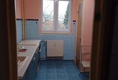 Apartament cu 3 camere decomandat în Muncii