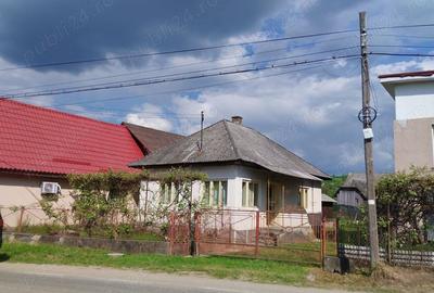 Vand casa in comuna Lapus, Maramures, la Strada Principala - 1