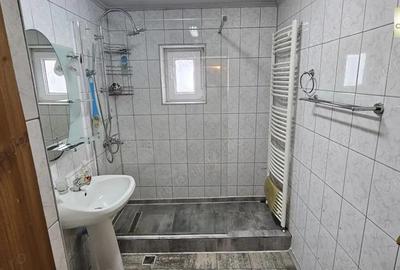 Vand apartament 4 cam cf 1 zona Govandari etajul 3 - 4