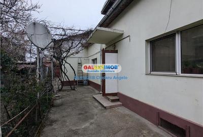 Rahova-Margeanului casa 100 mp, teren 315 mp,deschidere 13,5 ml,garaj - 8