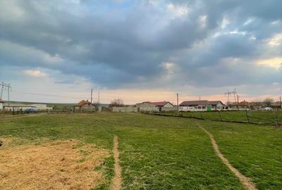 Teren de 2000 mp, în Poiana