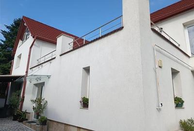 Casă individuală cu 4 camere cu Canalizare în Central - 2