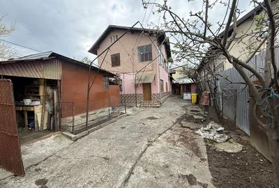 Casă cu 4 camere cu Teren 350 Mp în Central - 1