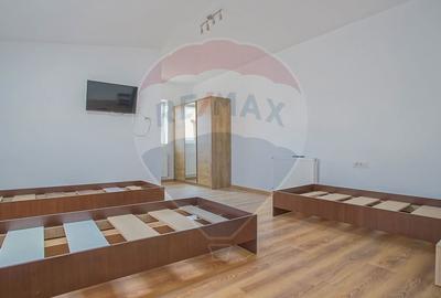 Casă cu 10 camere cu Teren 340 Mp în Florilor - 37