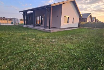 Vila,500 mp,120 mp utili,,mobilata si utilata ,Saftica. - 2