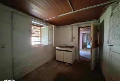 Casă cu 4 camere cu Teren 1347 Mp în Borș - 2