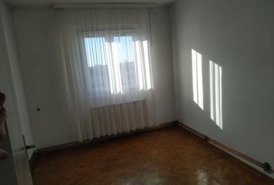 Apartament cu 3 camere semidecomandat în Circumvalațiunii - 11