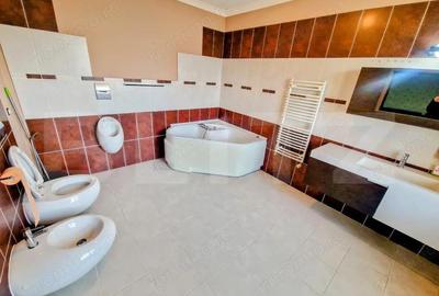 Casă cu Teren 1223 Mp în Central - 8