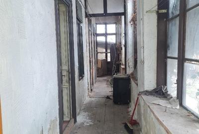 Casă cu 4 camere cu Teren 136 Mp în Central