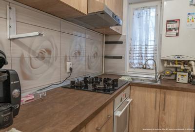 Apartament cu 2 camere semidecomandat în Moinești - 1