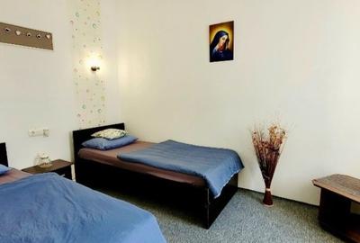 Casă cu 4 camere cu Teren 200 Mp în Central - 3