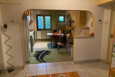 Inchiriez apt minim 6 luni , loc parcare ,cablu si internet,balcon mare - 2