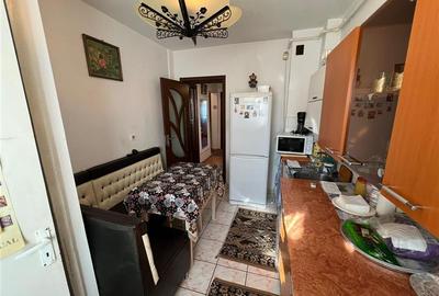 Apartament cu 3 camere decomandat, mobilat în Alexandru cel Bun - 13