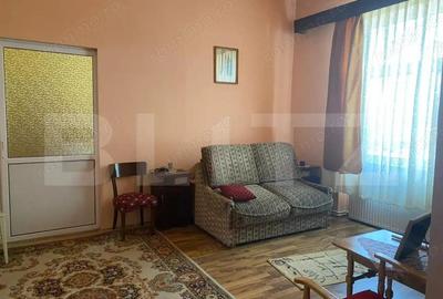 Casă cu 4 camere cu Teren 965 Mp în Central - 1