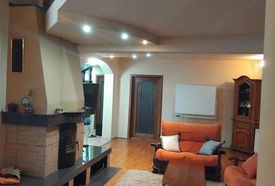 Casă cu 3 camere cu Teren 1200 Mp în Central - 4
