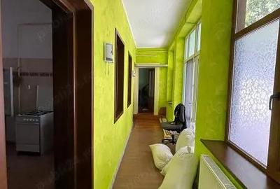 Casă cu 4 camere cu Teren 232 Mp în Central