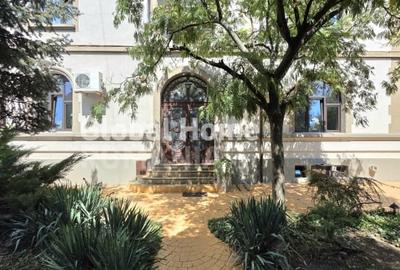 Cismigiu Garden | Office Interbelic Villa - 12 Rooms - 637 Land - 441Sqm Surface - 52