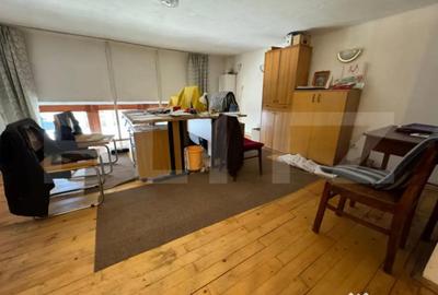 Spațiu comercial, de 57 mp, în Central - 6