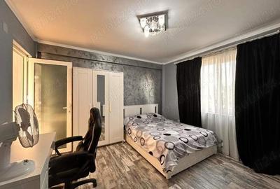 Casă cu 6 camere cu Teren 1412 Mp în Palazu Mare - 1