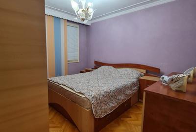 Apartament cu 3 camere semidecomandat, mobilat în Țiglina 2 - 13