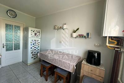 Apartament cu 3 camere, decomandat,2 bai, 2 balcoane, centrala proprie Apartament cu 3 camere, decomandat,2 bai, 2 balcoane, centrala proprie - 9