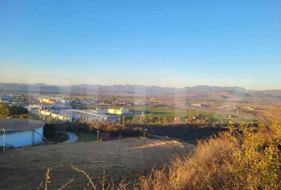 Teren de 16700 mp, în Central - 1