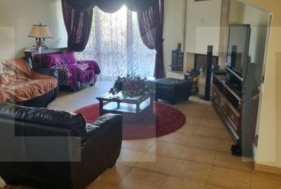 Casă cu 5 camere cu Teren 700 Mp în Central - 2