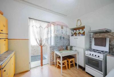 Apartament cu 3 camere de vanzare in zona Rogerius - 3