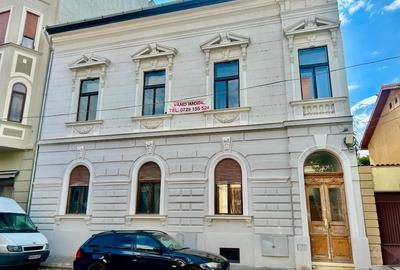 Casă cu 8 camere în Ultracentral