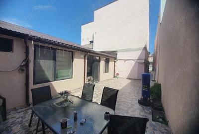 Casă cu 4 camere cu Teren 165 Mp în Central - 1