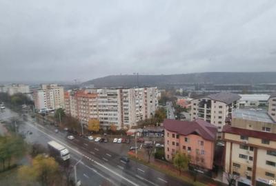 Apartament cu 4 camere decomandat în Central - 1