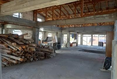 Spațiu comercial, de 233 mp, în Central - 5