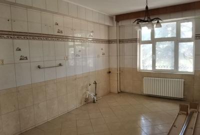 Casă cu 5 camere cu Teren 1438 Mp în Chiscani - 15