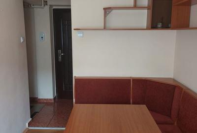 Apartament cu 3 camere semidecomandat în Central - 7