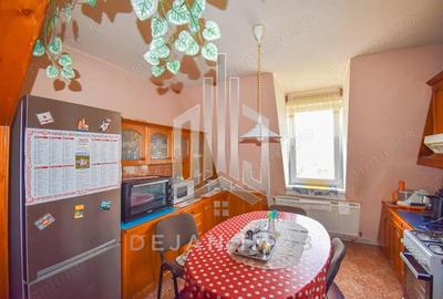 Apartament cu 3 camere semidecomandat în Central - 1