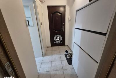 Apartament cu 3 camere decomandat, mobilat în Alexandru cel Bun
