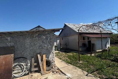 Casă cu 4 camere cu Teren 1070 Mp în Central - 2
