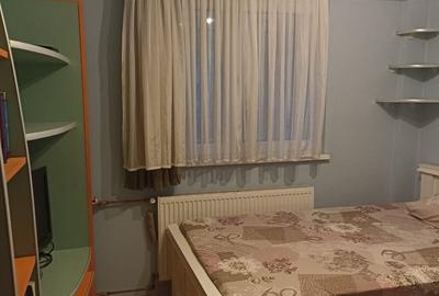 Apartament cu 3 camere decomandat în Baba Novac