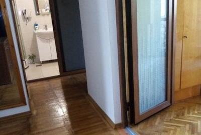 Apartament cu 3 camere semidecomandat în P-ța Ovidiu