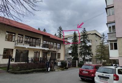 Apartament cu 4 camere decomandat, mobilat în Traian
