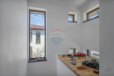 Casă cu 4 camere cu Teren 164 Mp în Central - 16