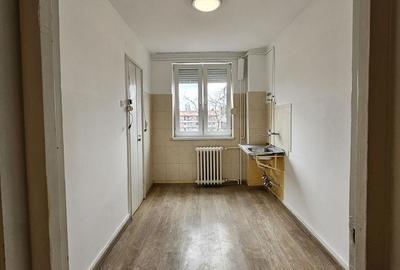 Apartament cu 3 camere decomandat în Cantemir - 9