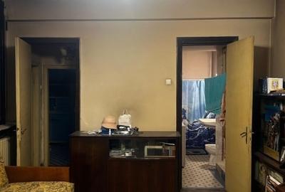 Apartament cu 3 camere decomandat în P-ța Victoriei - 3