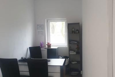 Spațiu comercial, de 12 mp, în Central - 2