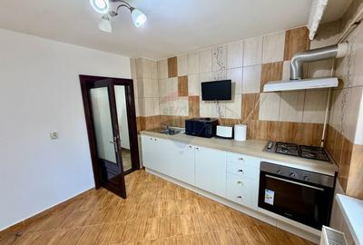 Apartament cu 3 camere decomandat în Central - 1