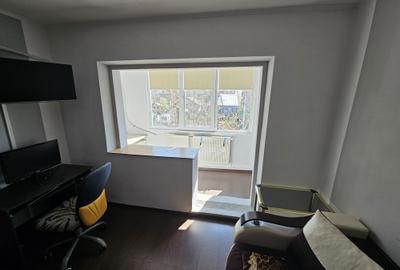 Apartament cu 2 camere decomandat în Central - 3