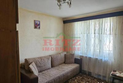 Casă cu 7 camere cu Teren 1756 Mp în Caracal - 2