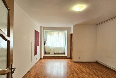 Garsoniera Libera Etaj 1 - 500 M Lacul Noua - 1